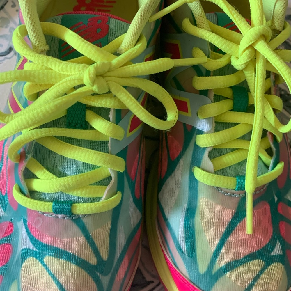 New balance girls size 3.5 tennis shoes